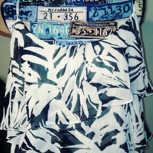 💥4/$20 Sofia Vergara. B/W Tank